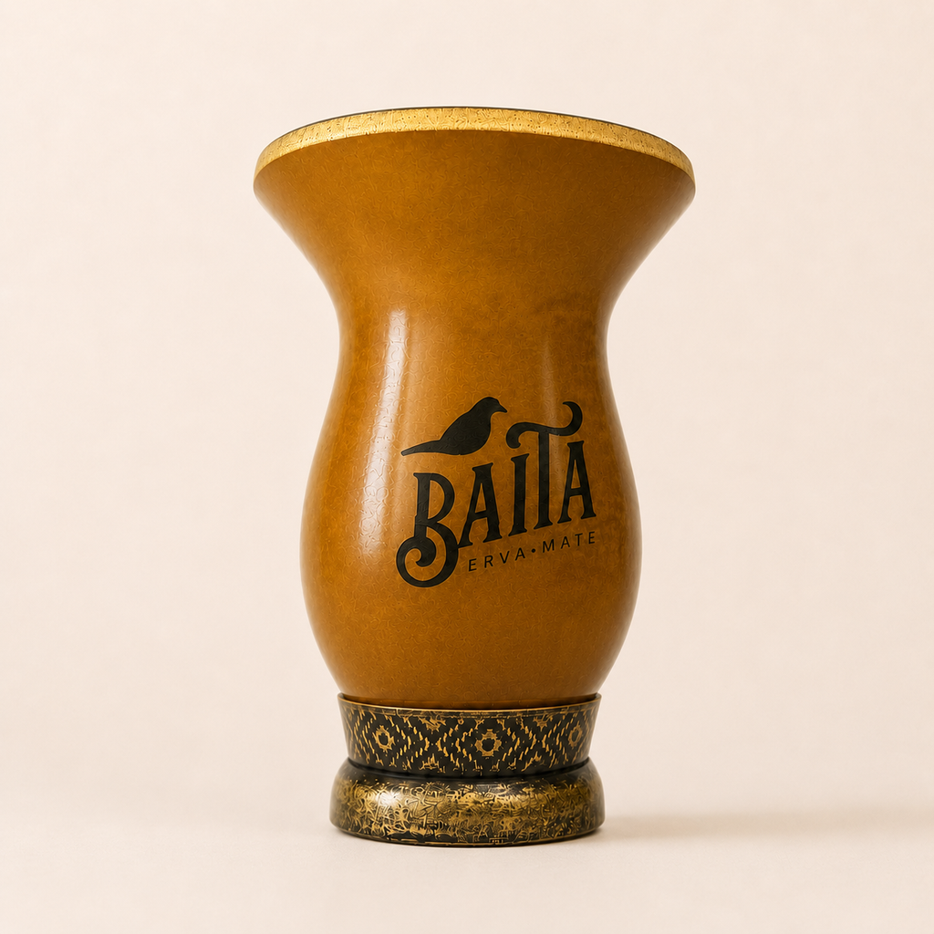 Cuia para Chimarrão Baita com Pé Decorado e Borda Dourada